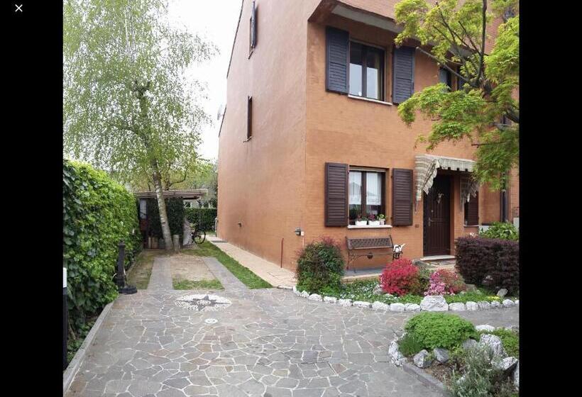 استودیوی استاندارد, B&b Accanto Al Focolare 2