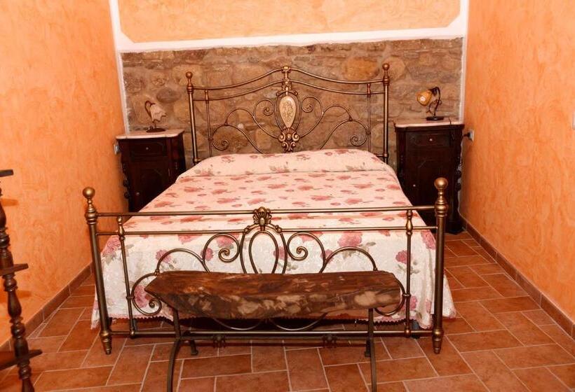 جناح جونيور, B&b Palazzo Lupo