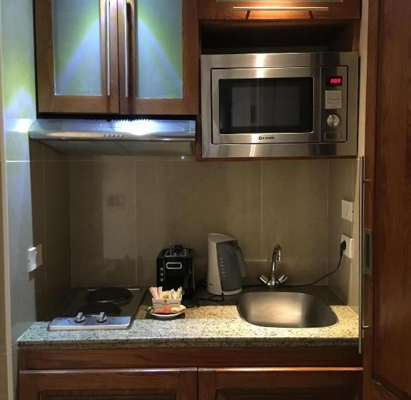 اتاق لوکس با تخت بزرگ, E Just Hotel Borg El Arab