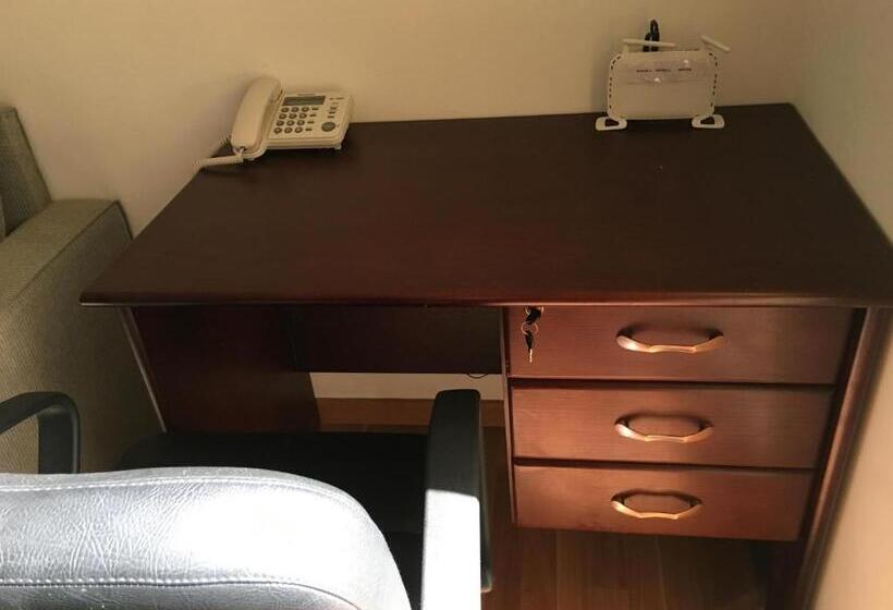 اتاق لوکس با تخت بزرگ, E Just Hotel Borg El Arab