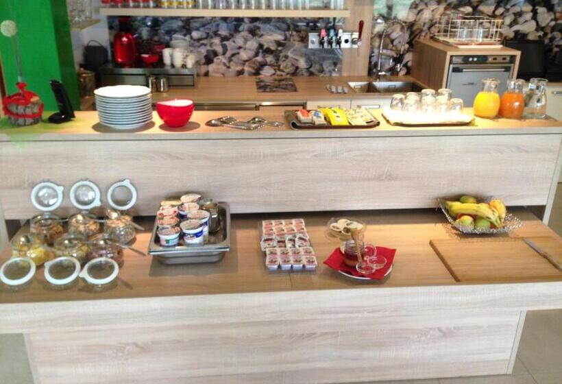 חדר סטנדרט עם מרפסת, Frühstücks Radpension Taurer Thoman