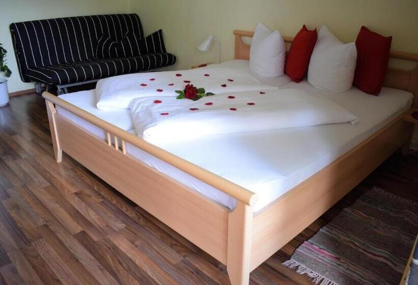 חדר סטנדרט עם מרפסת, Frühstücks Radpension Taurer Thoman