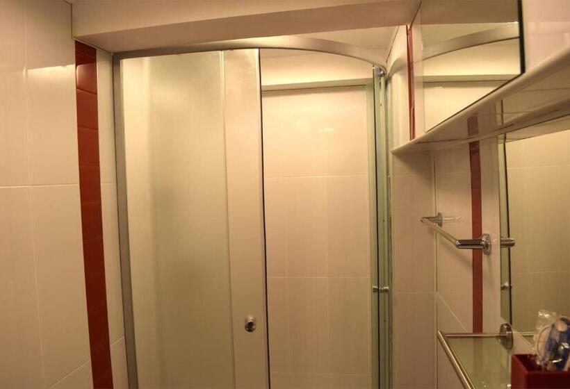 标准间, Cluj Center 2