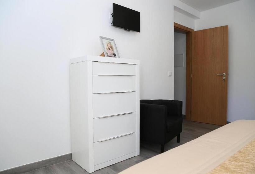 标准间带阳台, Genny S Place