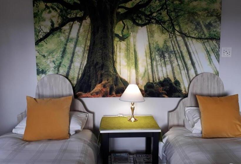 غرفة قياسية, The Nest