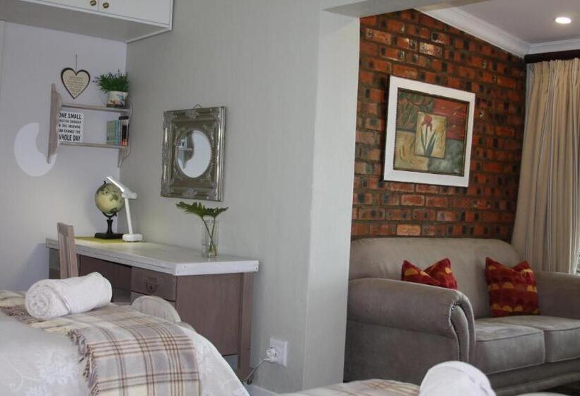 غرفة قياسية, The Nest