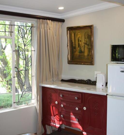 غرفة قياسية, The Nest