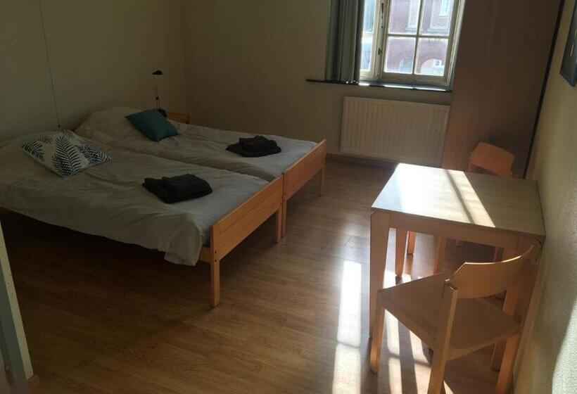 Номер Стандарт, Kloosterstraat40