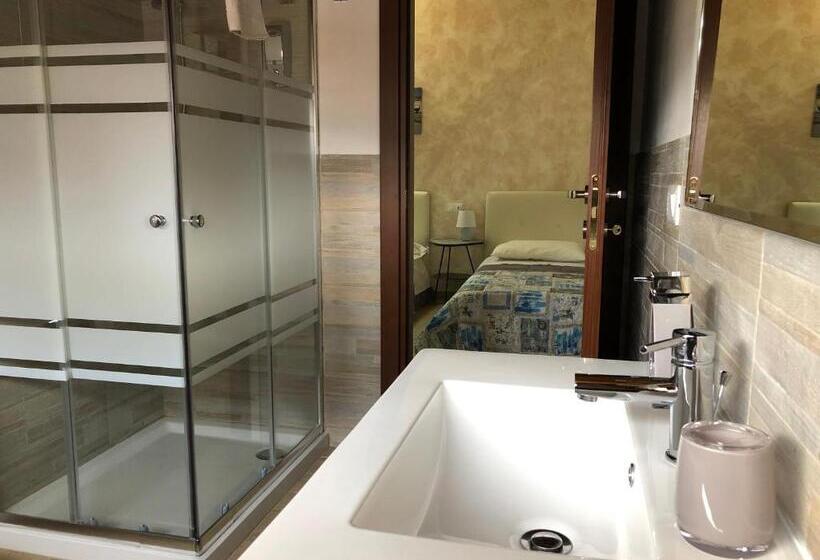 استودیو استاندارد با بالکن, B&b Le Mansarde