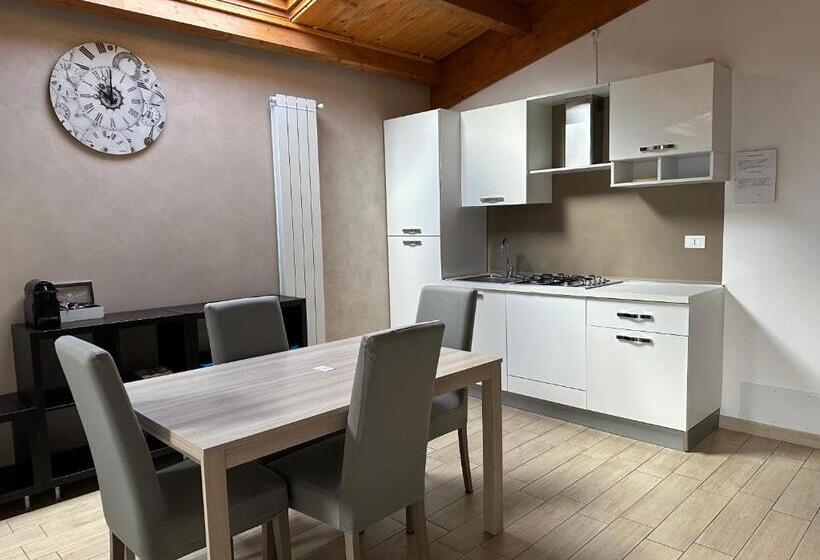 استودیو استاندارد با بالکن, B&b Le Mansarde