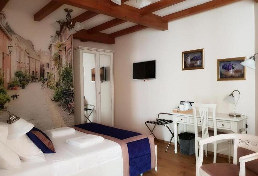 高级大房间, B&b Secret Garden