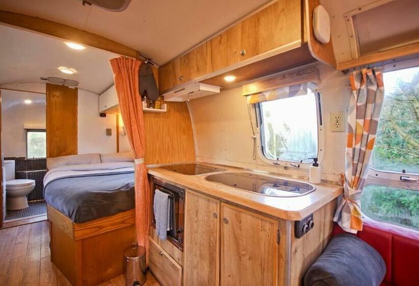 家庭套房, The Airstream