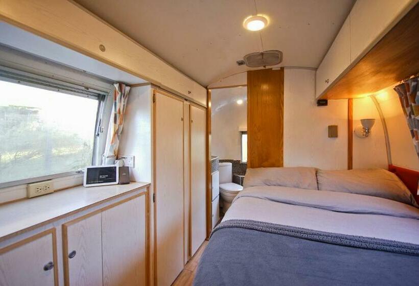 家庭套房, The Airstream