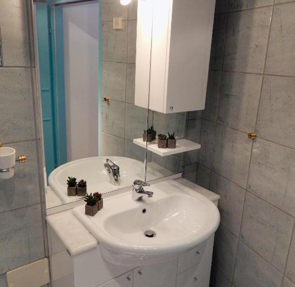 اتاق استاندارد سه نفره, Apartments Igor
