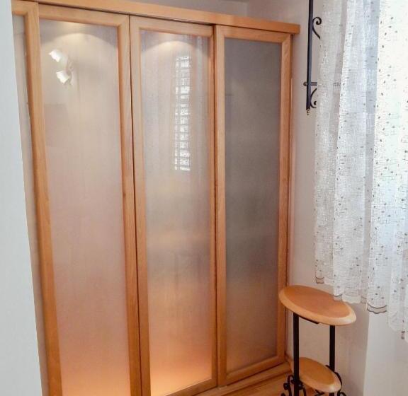 Pokój Standard Trzyosobowy, Apartments Igor