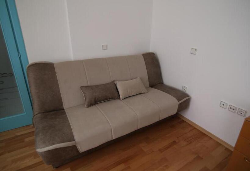 Pokój Standard Trzyosobowy, Apartments Igor