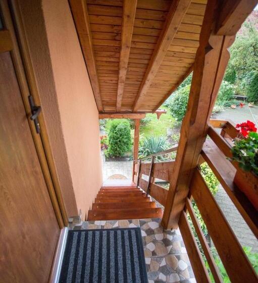 스탠다드 스튜디오 (테라스구비), Casa Tibi