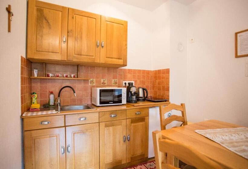 إستوديو قياسى مطلّ علي الحديقة, Casa Tibi