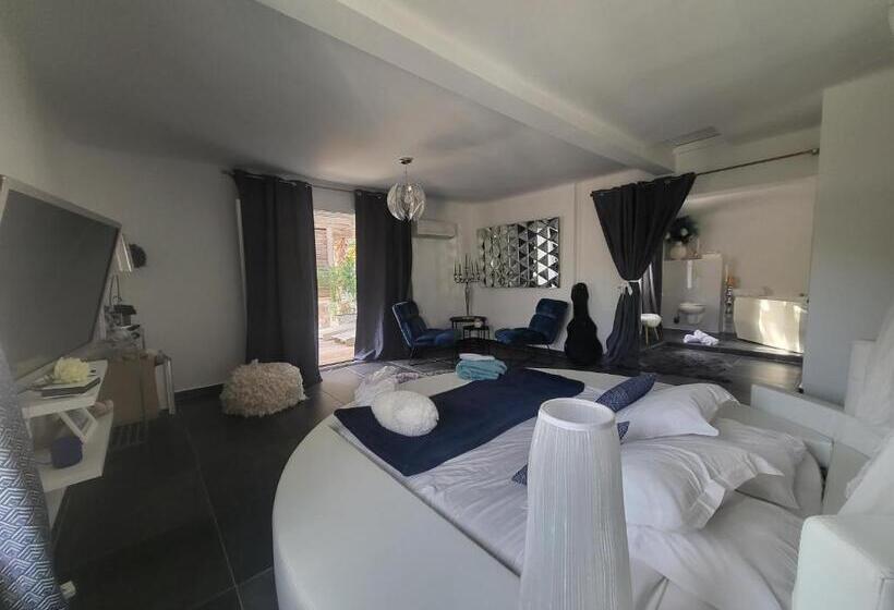 주니어 스위트 풀장 전망, Petra Bianca