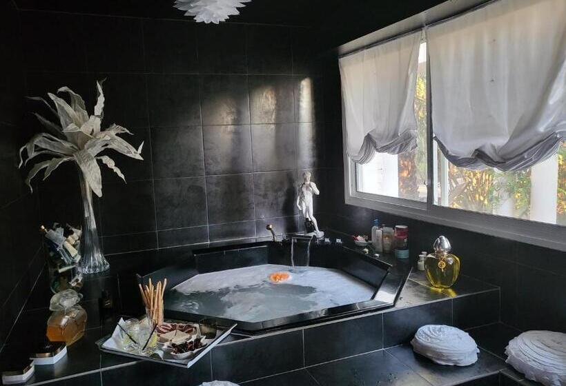 디럭스 스위트, Petra Bianca