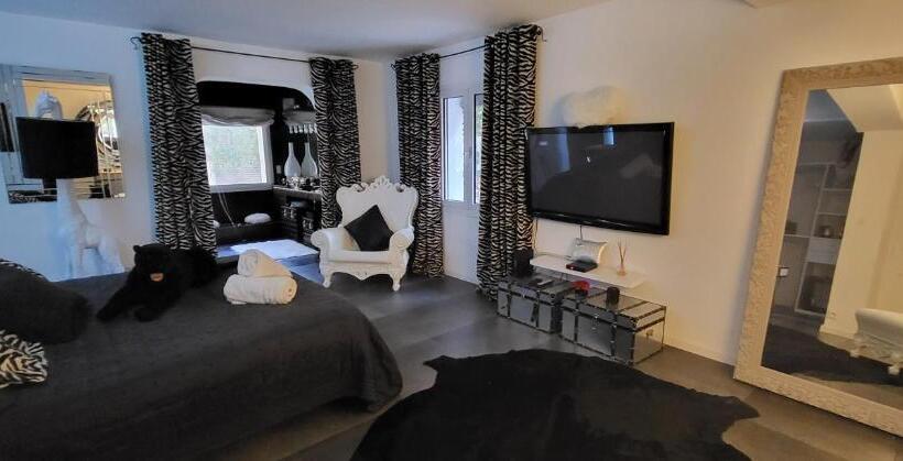 디럭스 스위트, Petra Bianca