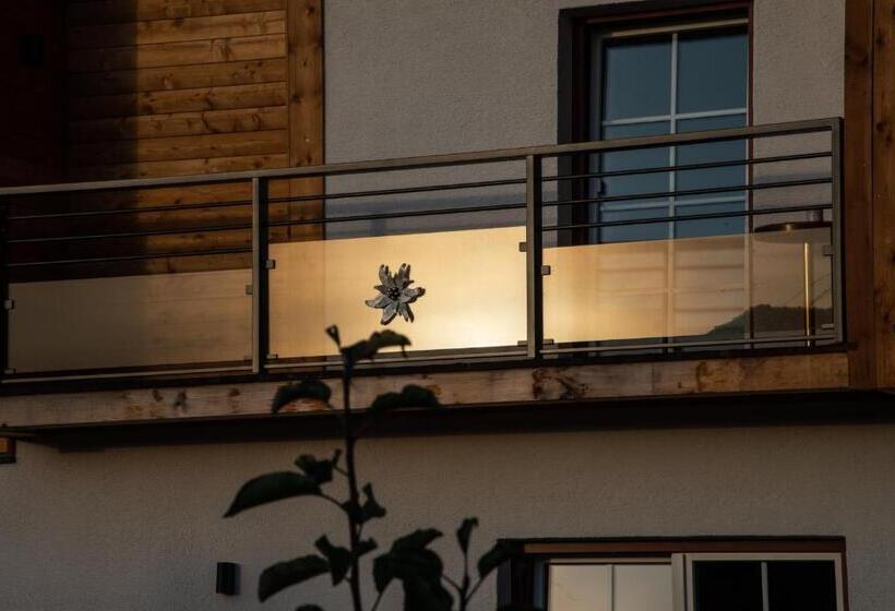 Апартаменты 3 Спальни, Feriendorf Edelweiss