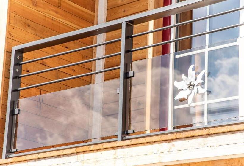 Апартаменты 3 Спальни, Feriendorf Edelweiss