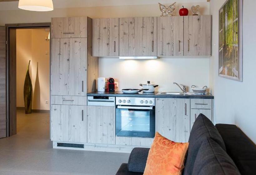 Апартаменты 3 Спальни, Feriendorf Edelweiss