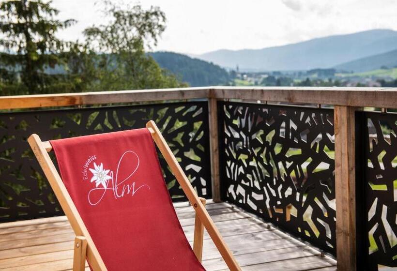 Апартаменты 4 Спальни, Feriendorf Edelweiss