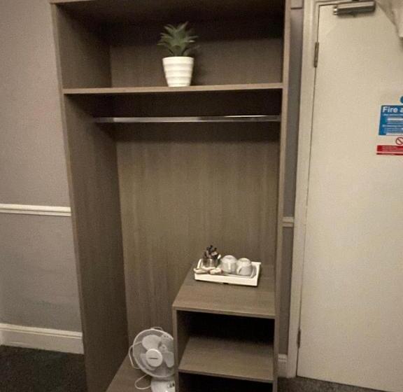 اتاق استاندارد, The Castlegate Arms