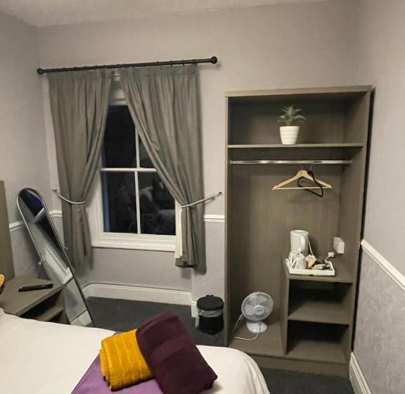 اتاق استاندارد, The Castlegate Arms