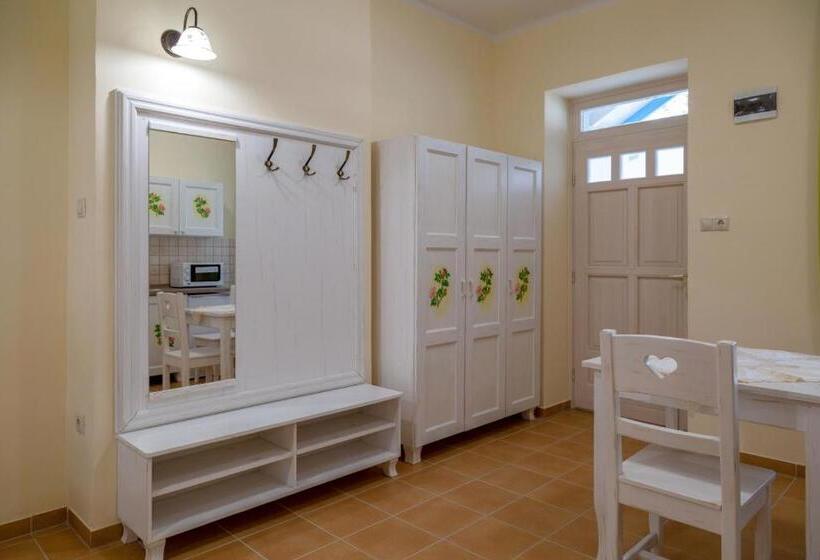 １ベッドルームのデラックスアパートメント, Balzsam Apartmanház