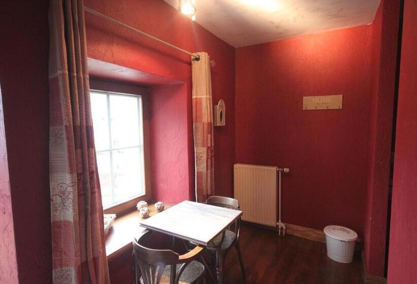 스탠다드 스튜디오, Comme à La Ferme