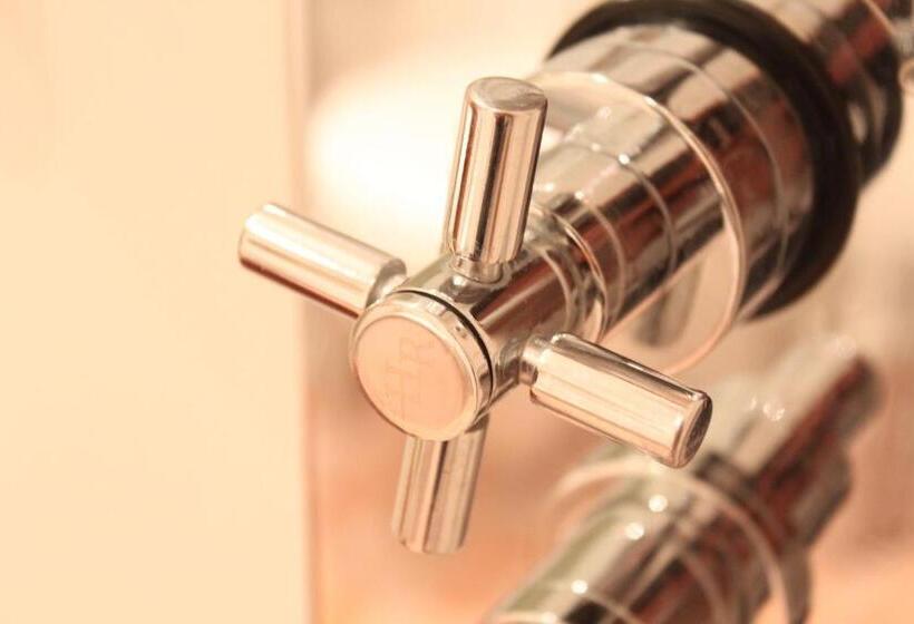 디럭스 룸, Comme à La Ferme