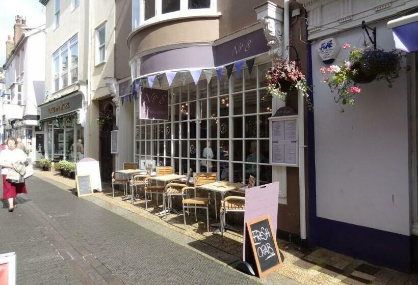 اتاق لوکس با تخت بزرگ, The Old Brasserie & Rooms @ No.8