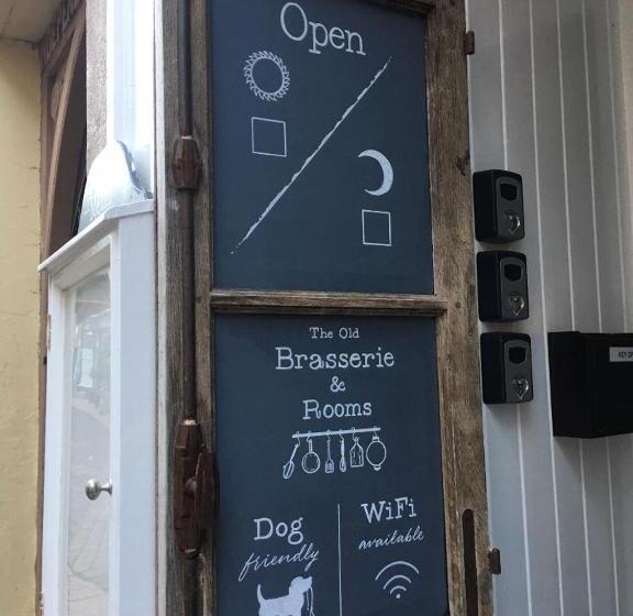 اتاق لوکس با تخت بزرگ, The Old Brasserie & Rooms @ No.8