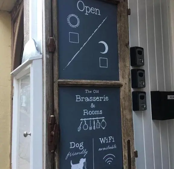 ベーシックルーム, The Old Brasserie & Rooms @ No.8