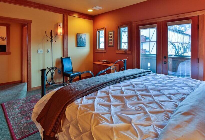 Люкс с Балконом, Solstice Suites