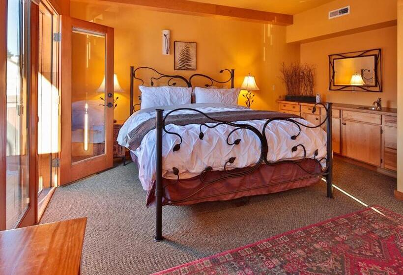 Люкс с Балконом, Solstice Suites