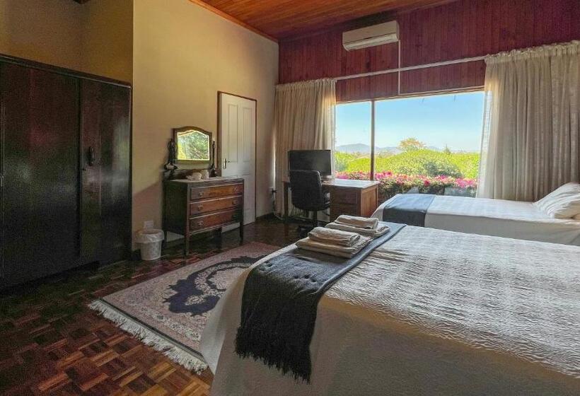 חדר סופריור לשלושה, Voelroepersfontein