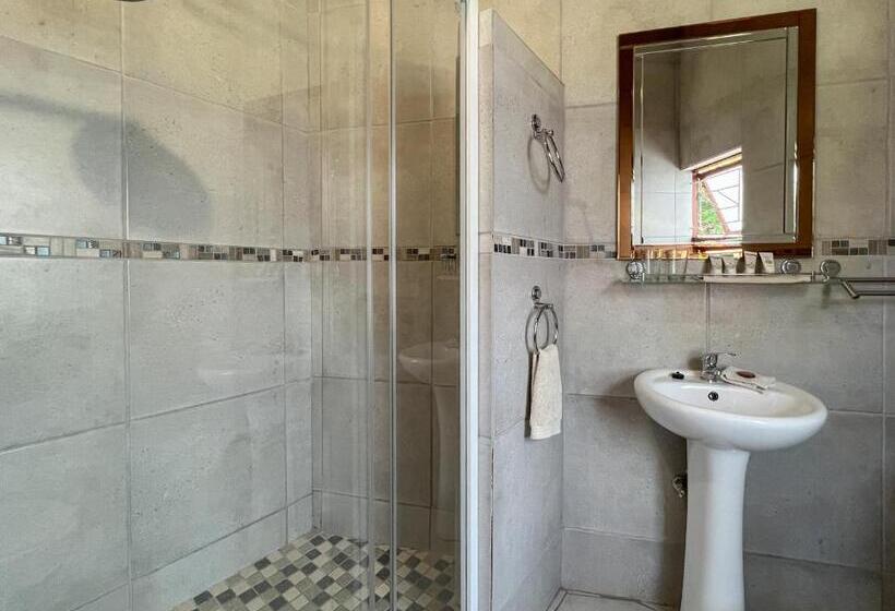 חדר סופריור לשלושה, Voelroepersfontein