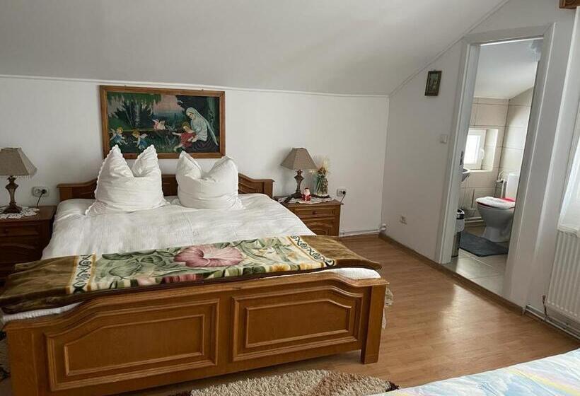 اتاق استاندارد سه نفره, Casa Firuta Borsa