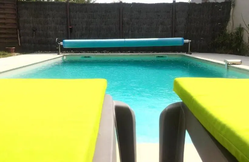 プールの見えるスタンダードトリプルルーム, Chambre Direct Piscine