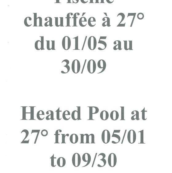 Cameră Triplă Standard cu Priveliște către Piscină, Chambre Direct Piscine