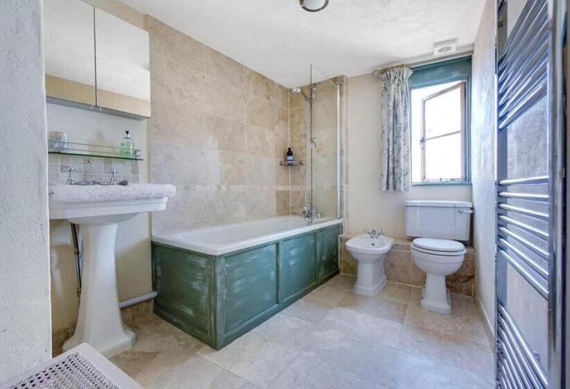 اتاق سوپریور با تخت بزرگ, The Tea House