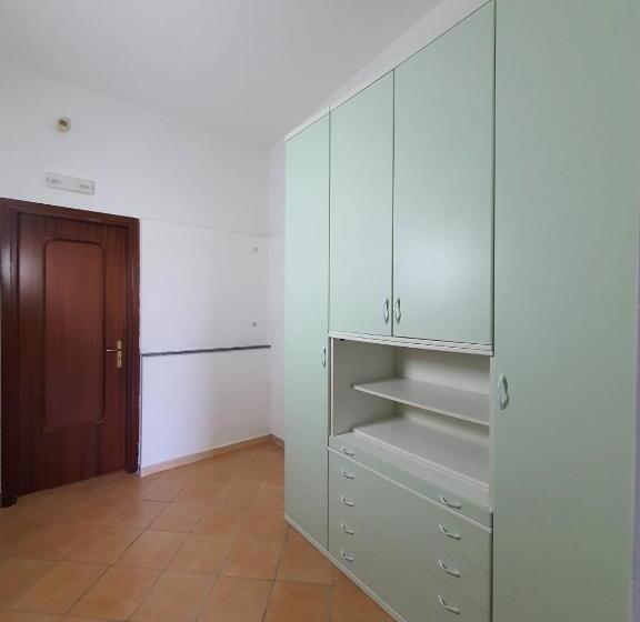 اتاق استاندارد, Bed & Breakfast Neapolis