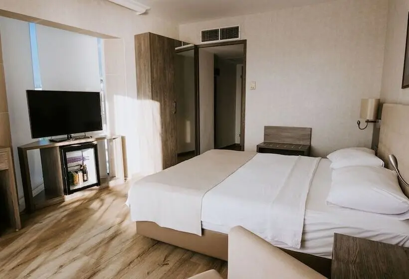 اتاق استاندارد با چشم‌انداز دریا, Faustina Hotel & Spa