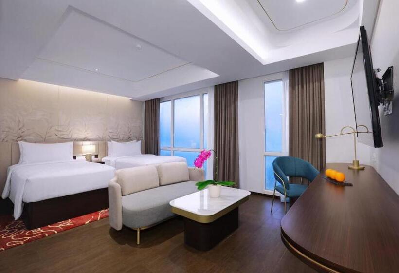 Полулюкс, Atria Hotel Gading Serpong