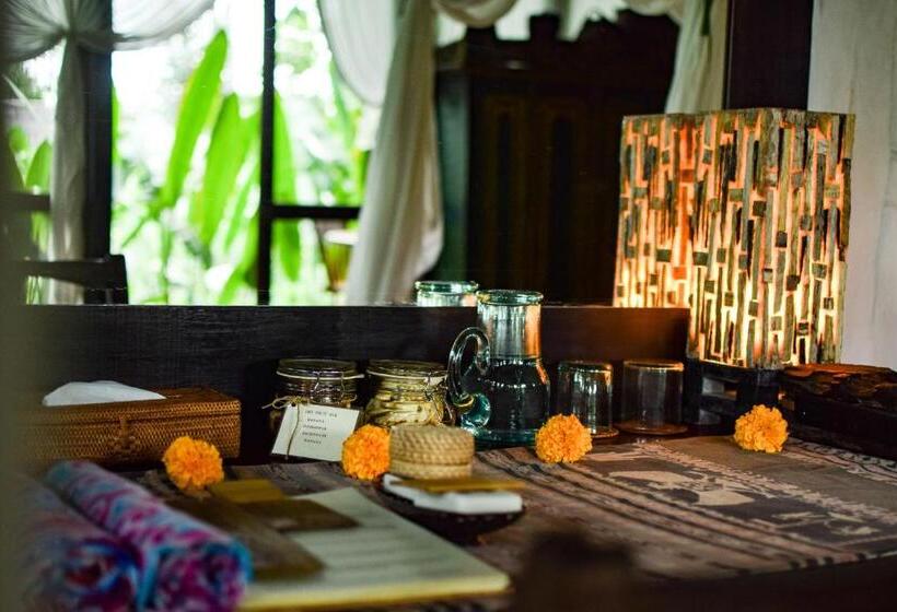 منزل غرفتين نوم, Bambu Indah