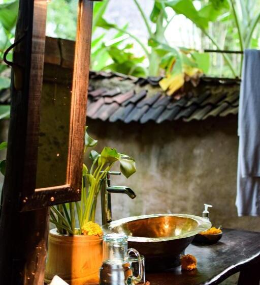 منزل غرفتين نوم, Bambu Indah